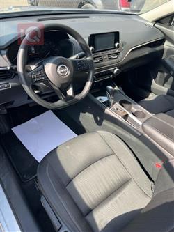 نيسان ألتيما